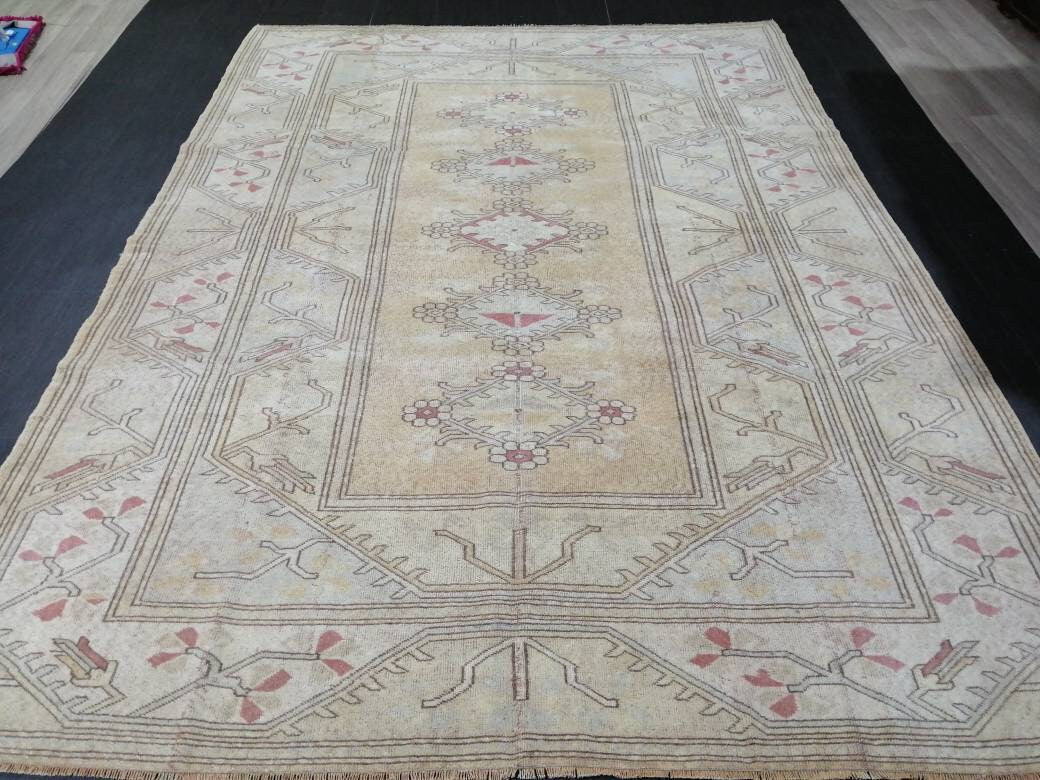Muted Turkish Rug 9.4 x 6.7 Muted Oushak Rug Muted Vintage Rug Wool Oushak Rug Hand Made Rugs Vintage Turkish Rug