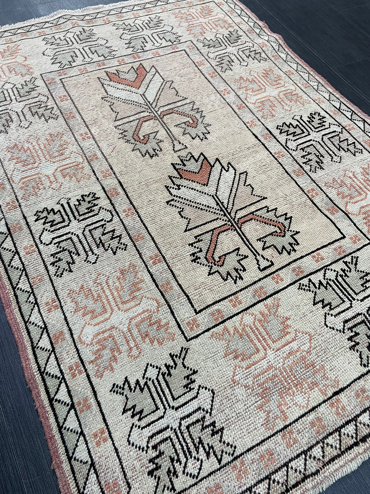 Vintage Rug, Oushak Rug, Wool Handmade 3.5 x 4.9 Rug, Persian Rug, Turkish Rug, Hand Knotted Wool Rug