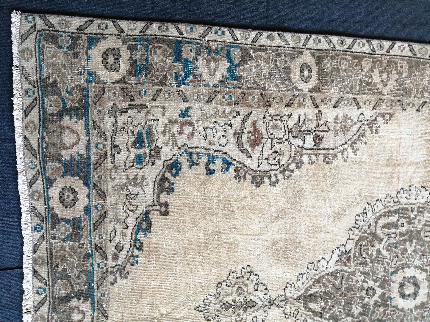 5.3 x 8 TURKISH Muted Rug Vintage Rug Vintage Persian Rug Wool Oushak Rug Hand Made Rugs Vintage Turkish Rug
