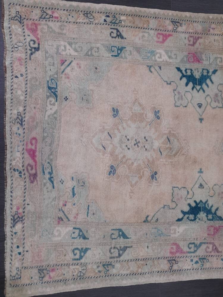 Muted OUSHAK RUG TURKISH Oushak Neutral Rug Vintage 4.7 x 8.9 Rug Wool Large Rug Hand Made Rugs Vintage Turkish Rug Vintage Living room rug