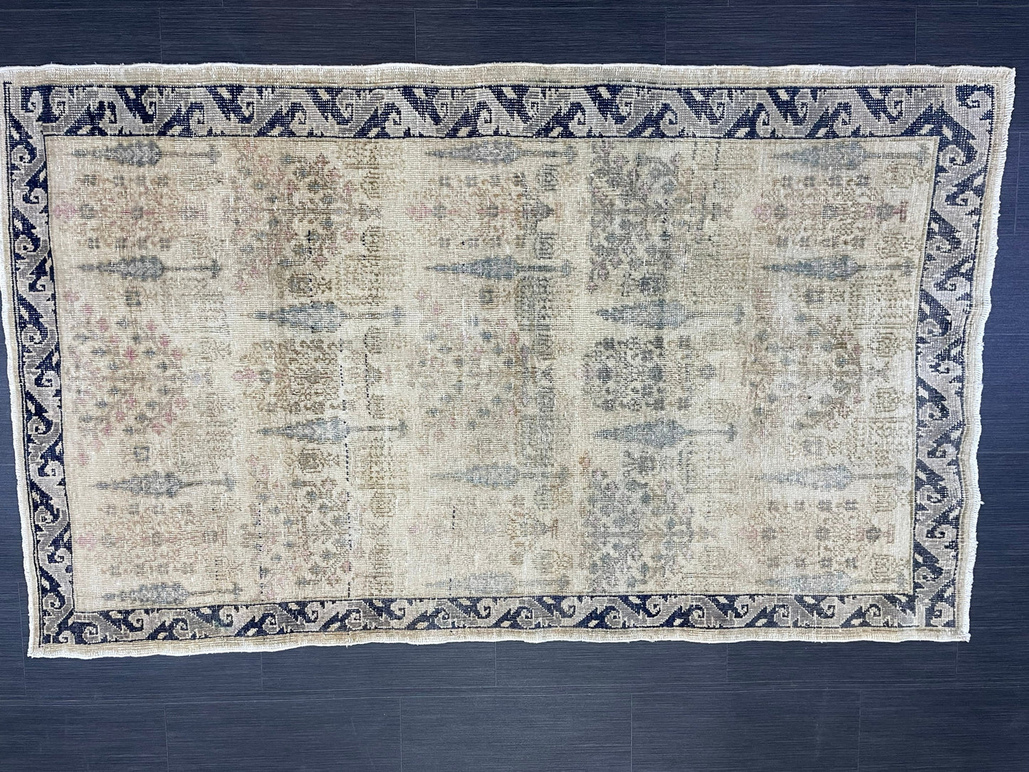 Vintage Rug, Muted Handmade 4 x 6.7 Rug, Natural Wool Oushak Rug Hand Knotted, Vintage Turkish Rug Living Room Rug