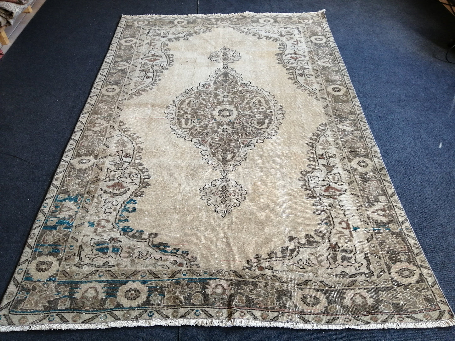 5.3 x 8 TURKISH Muted Rug Vintage Rug Vintage Persian Rug Wool Oushak Rug Hand Made Rugs Vintage Turkish Rug