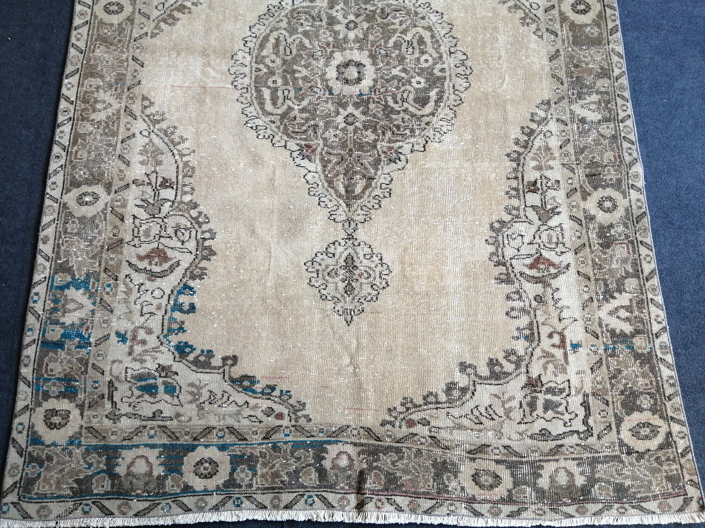 5.3 x 8 TURKISH Muted Rug Vintage Rug Vintage Persian Rug Wool Oushak Rug Hand Made Rugs Vintage Turkish Rug