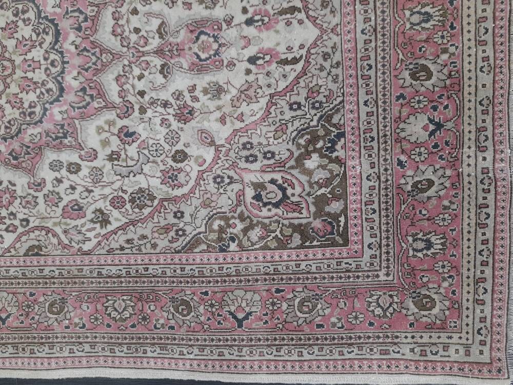 Muted Persian RUG Muted Vintage 4.3 x 7 Rug Vintage Rug Fine Knotted Rug Pink Wool Oushak Rug Hand Made Rugs Vintage Turkish Rug Elegant Rug