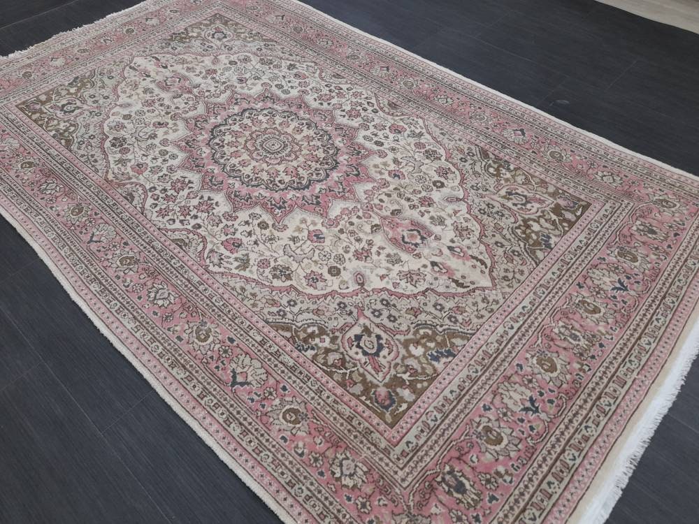 Muted Persian RUG Muted Vintage 4.3 x 7 Rug Vintage Rug Fine Knotted Rug Pink Wool Oushak Rug Hand Made Rugs Vintage Turkish Rug Elegant Rug