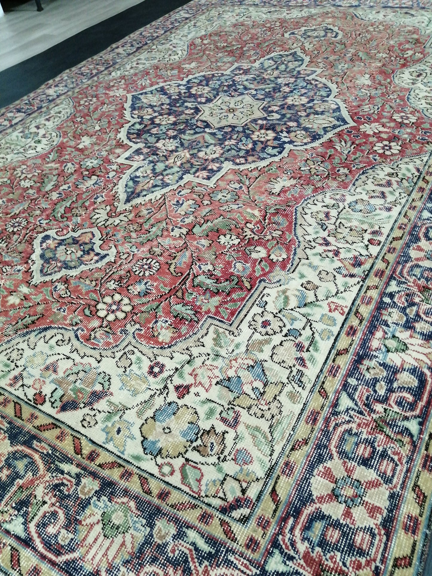 Vintage Rug 6.6 x 10.3 Turkish Rug, Distressed Rug Oushak Rug Oriental Rug Antique Rug