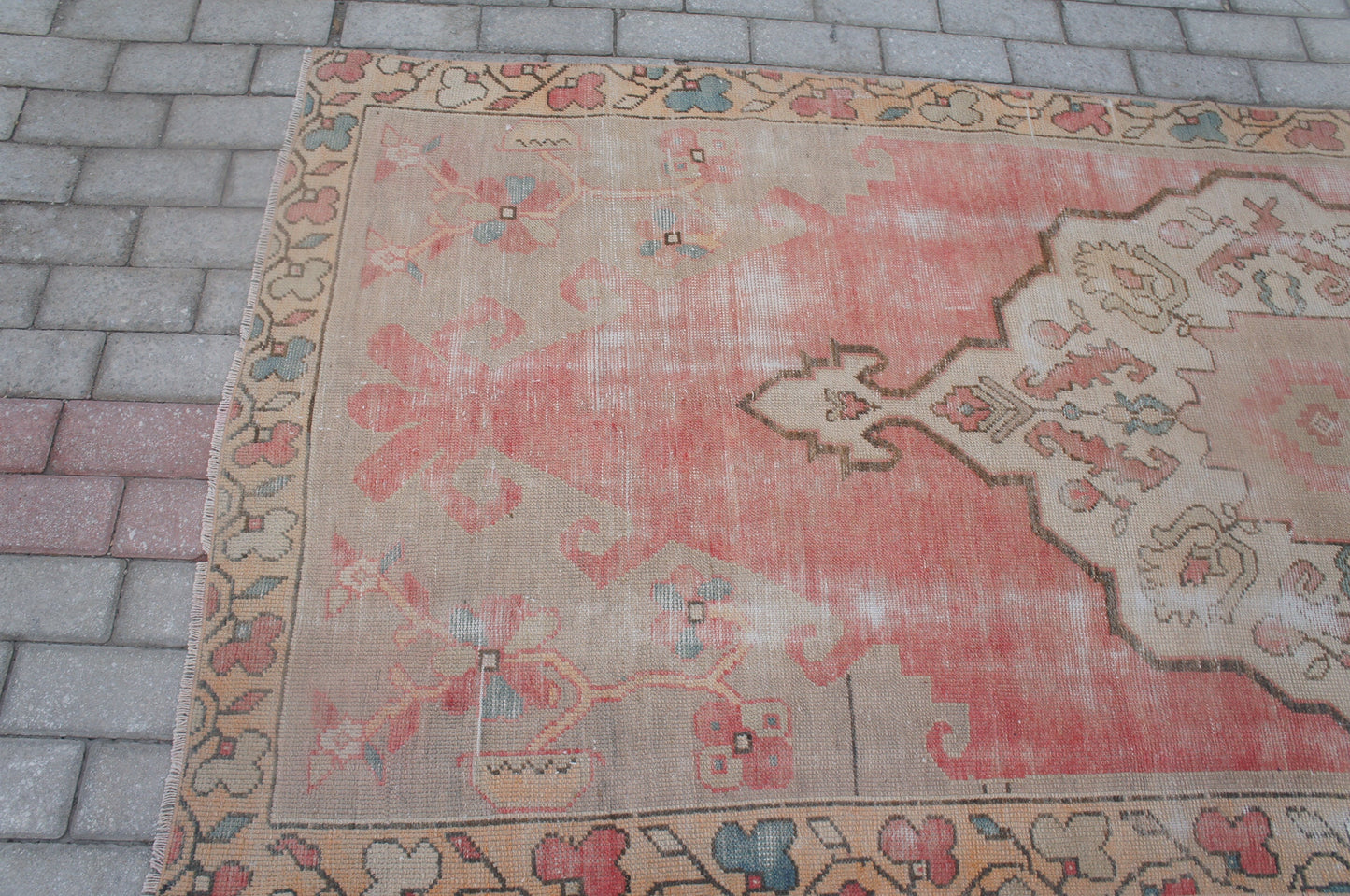 Vintage Pink rug, Vintage Turkish Rug, Oushak Rug, Hand woven Rug, Bohemian Rug , Oriental Rug, Muted Vintage rug,