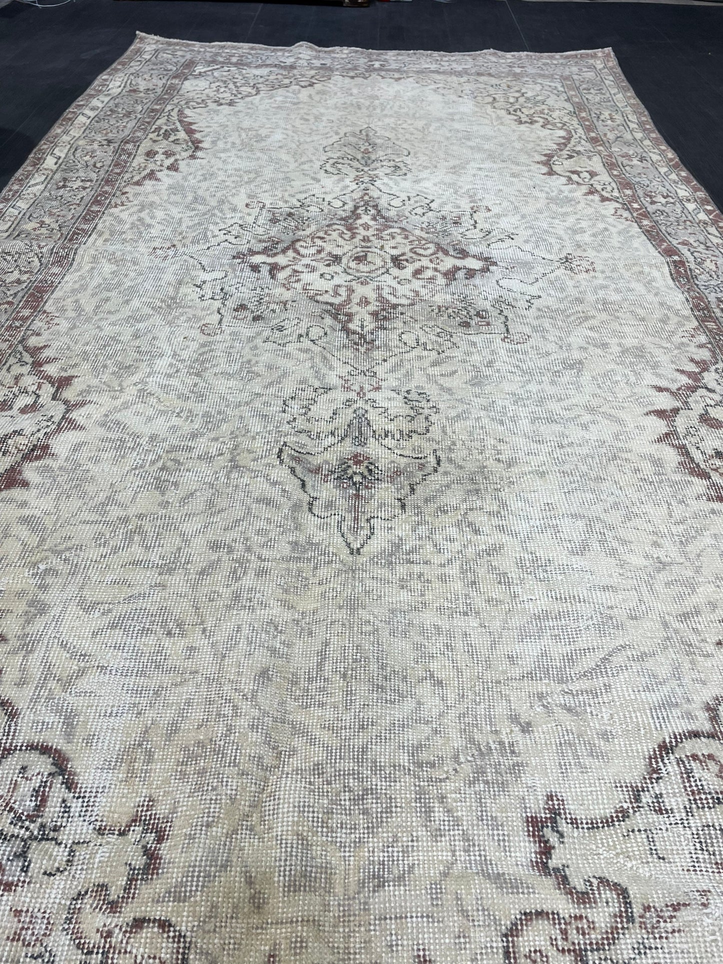 Persian Rug, Neutral Turkish Rug, Antique 5.2 x 9.8 Rug, Neutral Rug, Oushak Rug, Hand knotted Rug, Distressed Rug, Vintage Rug, Handmade