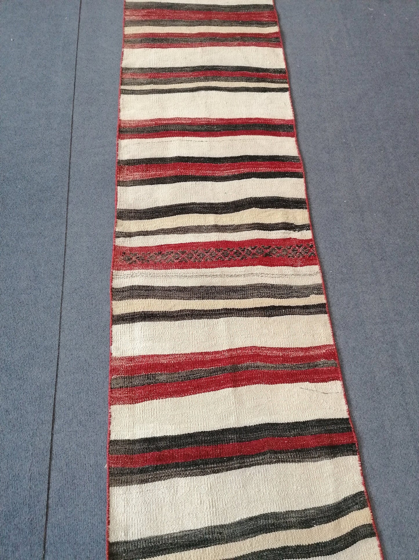Vintage rug , flat woven kilim rug with embroidery rug, oriental carpet, vintage kilim rug wool carpet rug, flat pile rug 18'10x1'10 feet