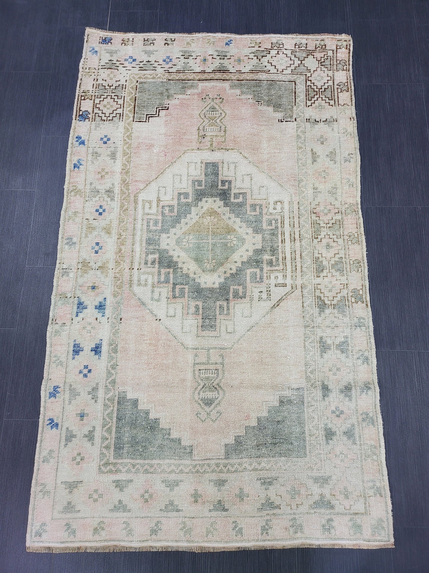 Vintage Rug, Handmade Rug, Oushak Rug, 3.6 x 5.10 wool Rug, Fun Rug Turkish Rug, Farmhouse Rug, Vintage Wool Carpet Oriental Rug
