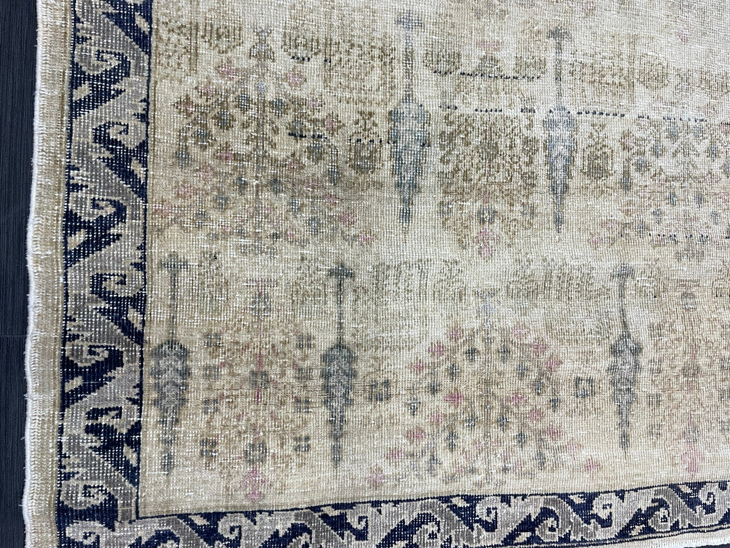 Vintage Rug, Muted Handmade 4 x 6.7 Rug, Natural Wool Oushak Rug Hand Knotted, Vintage Turkish Rug Living Room Rug