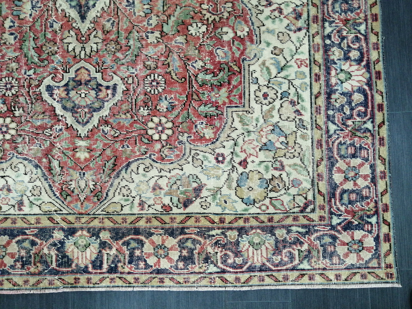 Vintage Rug 6.6 x 10.3 Turkish Rug, Distressed Rug Oushak Rug Oriental Rug Antique Rug