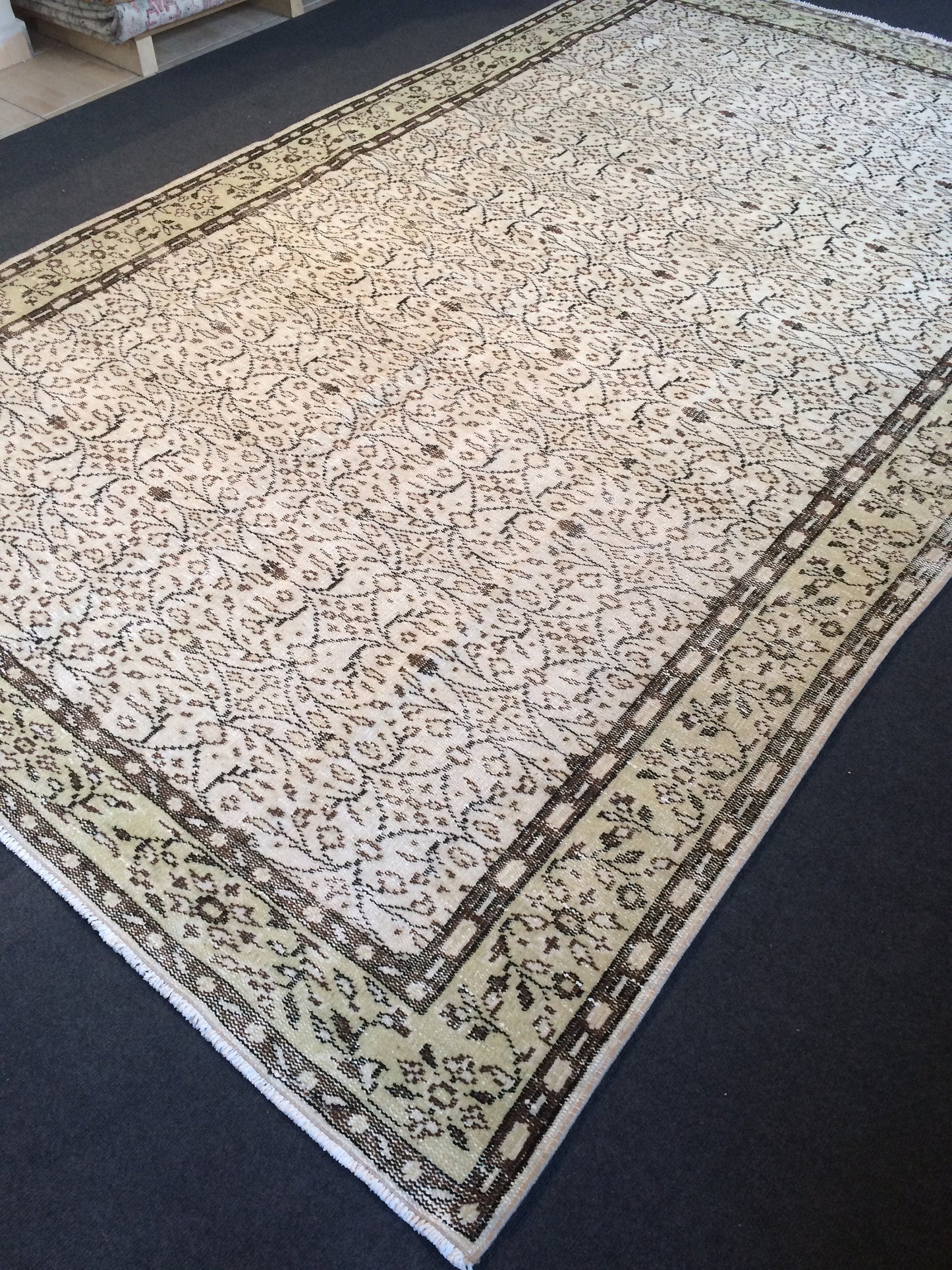 9.6 X 6 Green Flowers motifs Rug, Wool Oushak Rug, Oushak Rug, Turkish Oushak Rug 6 by 10 Muted Rug