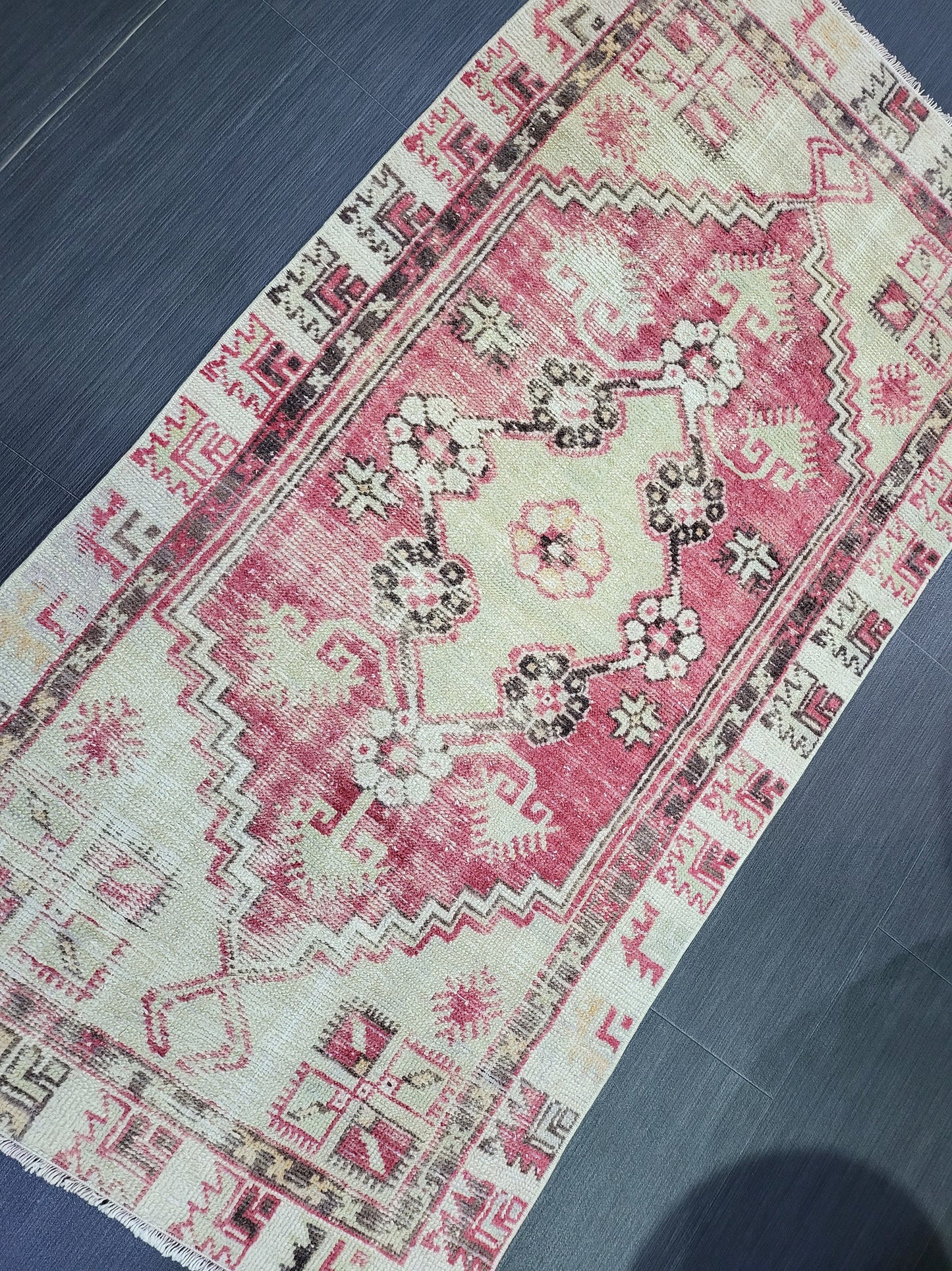 Vintage Oushak Rug, Vintage Persian 2.6 x 4.10 Rug, Wool Oushak Rug, Handmade Rugs, Vintage Turkish Rug, Hand Knotted Rug