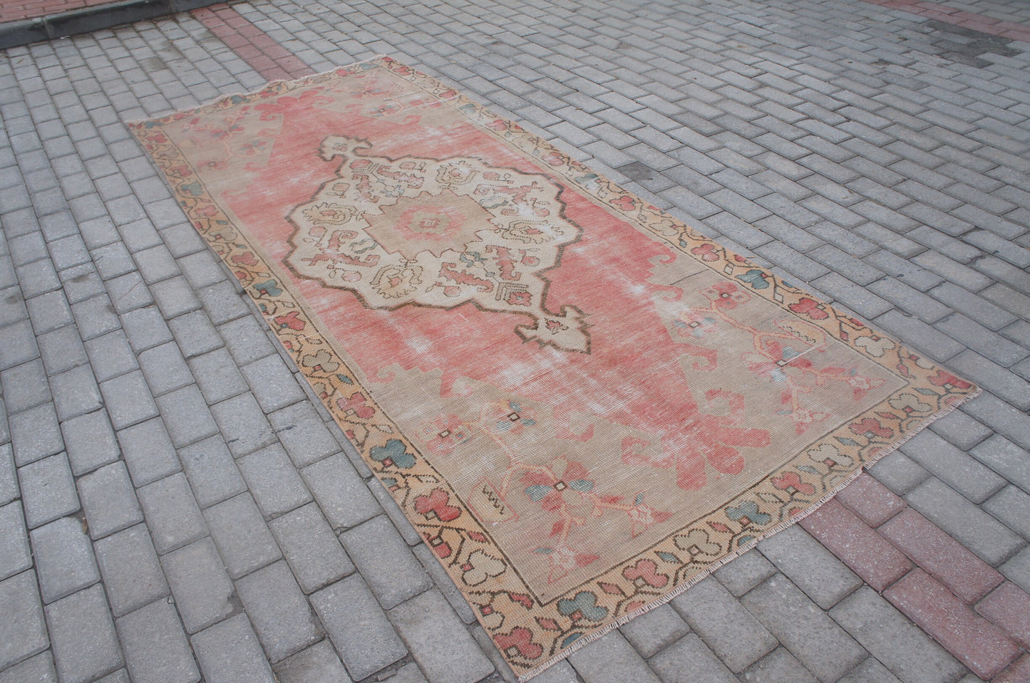 Vintage Pink rug, Vintage Turkish Rug, Oushak Rug, Hand woven Rug, Bohemian Rug , Oriental Rug, Muted Vintage rug,