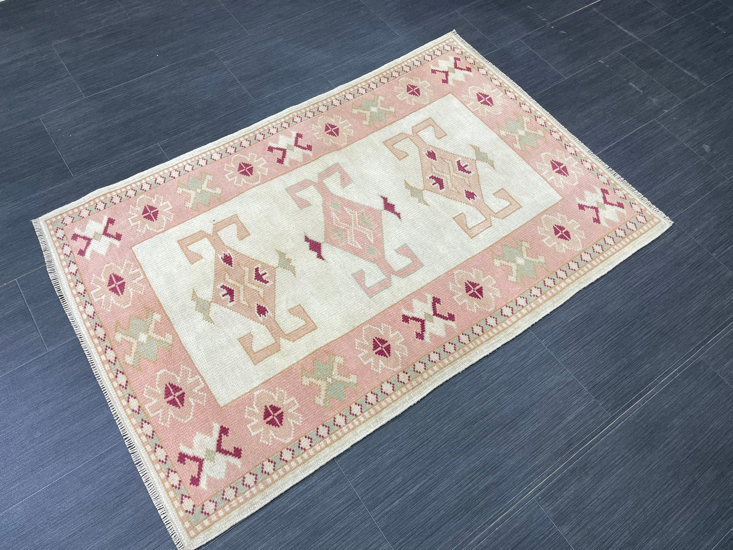 Vintage Rug 2.7 x 4.2 Natural Wool Handmade Rug, Oushak Rug, Rustic Rug, Pink Rug, Turkish Rug, Farmhouse Rug, Vintage Rug, Wool rug