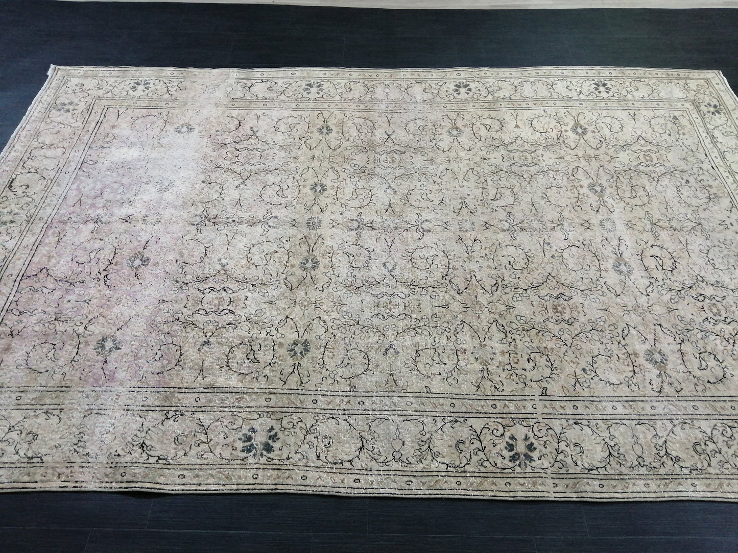Muted Distressed Vintage Rug 9.2 x 6 Turkish Rug, Muted Rug Oushak Rug Floral Rug Oriental Rug Antique Rug