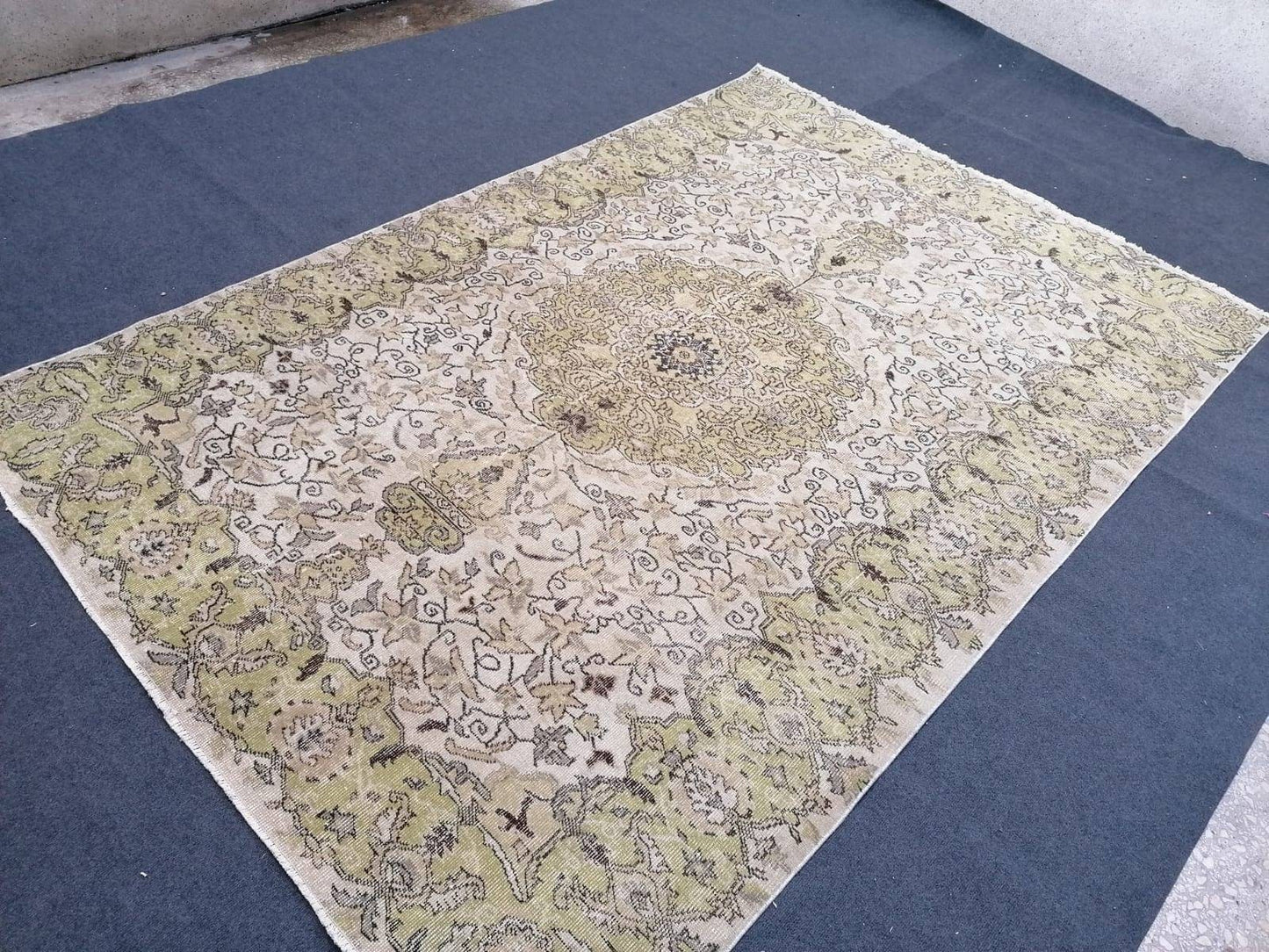 Vintage green rug 6'5x9'7 large oushak rug, vintage hand made wool rug, vintageturkish rug, living room rug, bohemian rug, kitchen rug