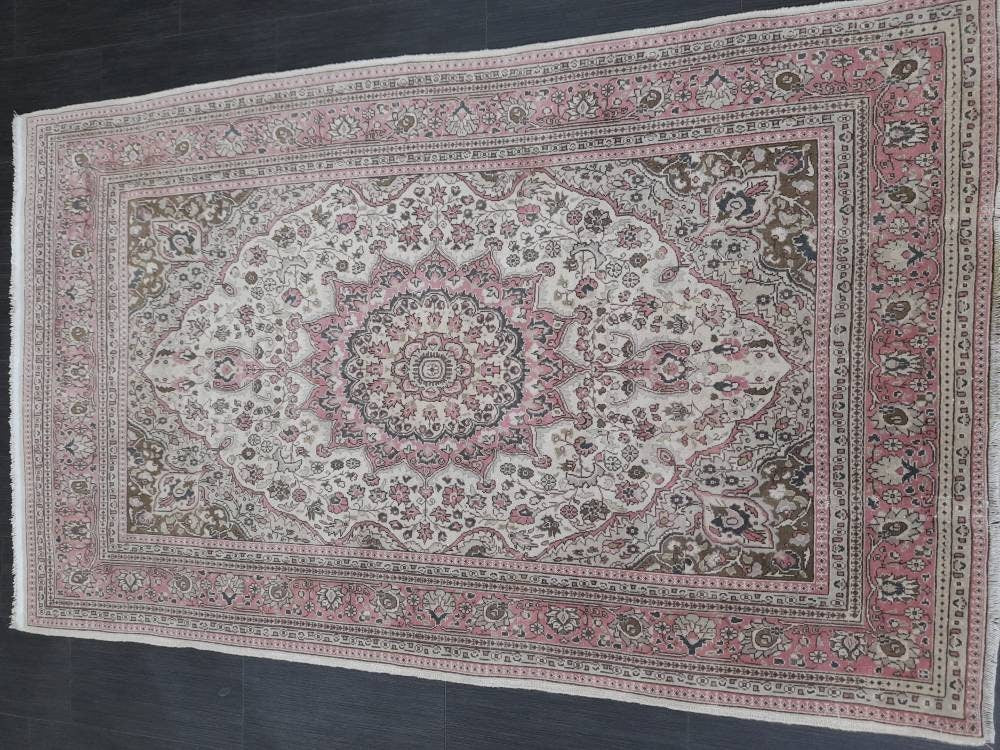 Muted Persian RUG Muted Vintage 4.3 x 7 Rug Vintage Rug Fine Knotted Rug Pink Wool Oushak Rug Hand Made Rugs Vintage Turkish Rug Elegant Rug