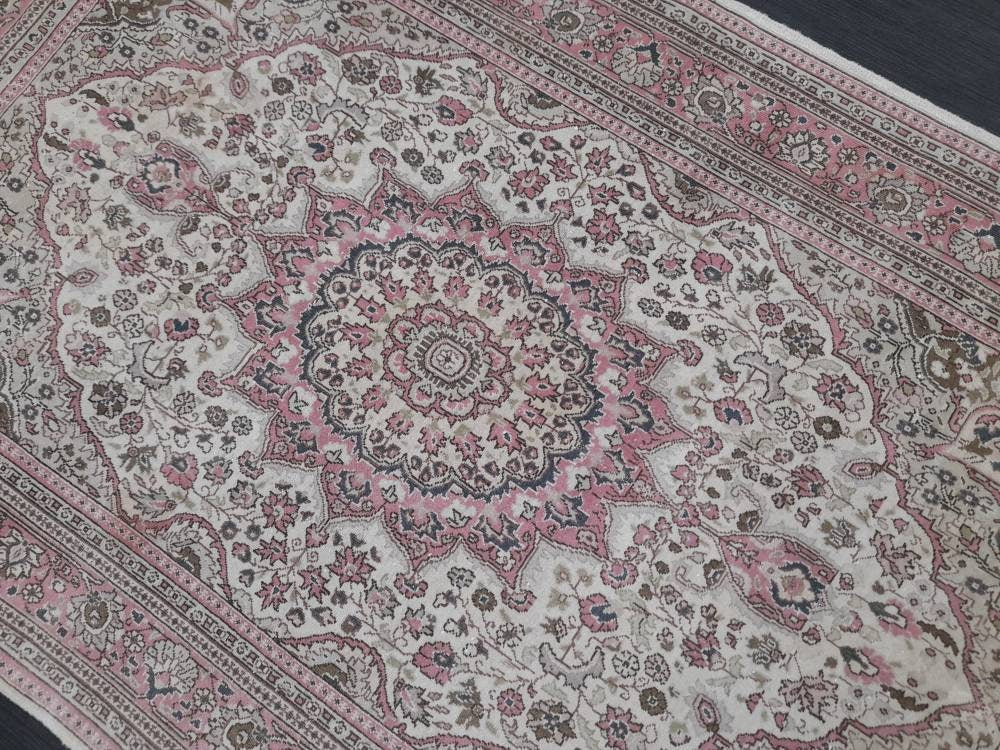 Muted Persian RUG Muted Vintage 4.3 x 7 Rug Vintage Rug Fine Knotted Rug Pink Wool Oushak Rug Hand Made Rugs Vintage Turkish Rug Elegant Rug