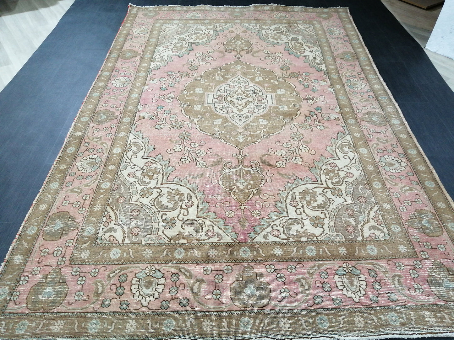 Vintage rug, Muted Persian Rug, 6.3 x 9.6 ft. Rug, turkish Rug, Pink Oushak rug, Pink Handmade Rug, Hand Knotted Rug, wool Rug,