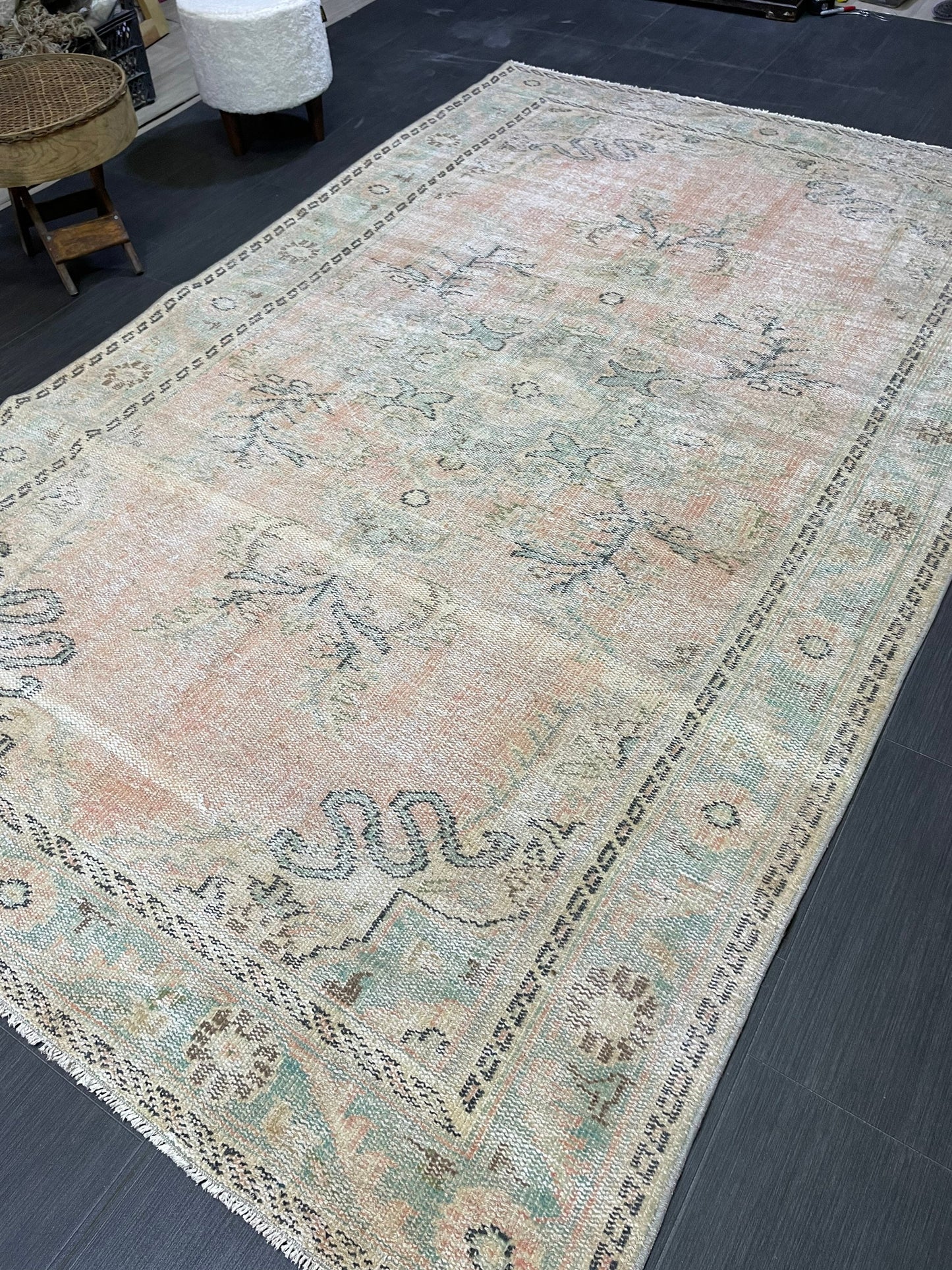Distressed Antique Rug, Vintage rug, Muted Persian 5.9 x 9.2 Rug, turkish Rug, Pink Oushak rug, Handmade Rug, Hand Knotted Rug,