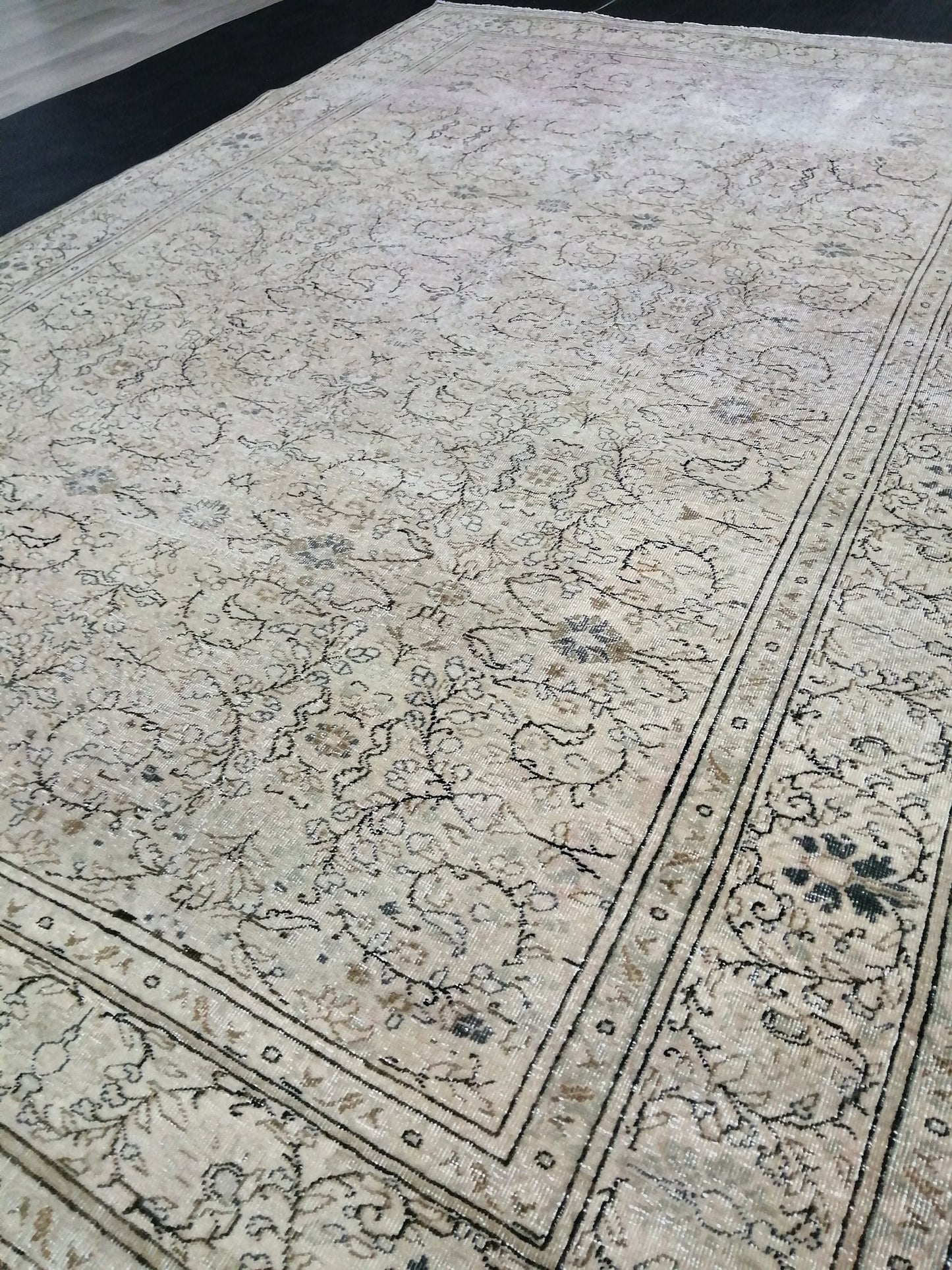 Muted Distressed Vintage Rug 9.2 x 6 Turkish Rug, Muted Rug Oushak Rug Floral Rug Oriental Rug Antique Rug