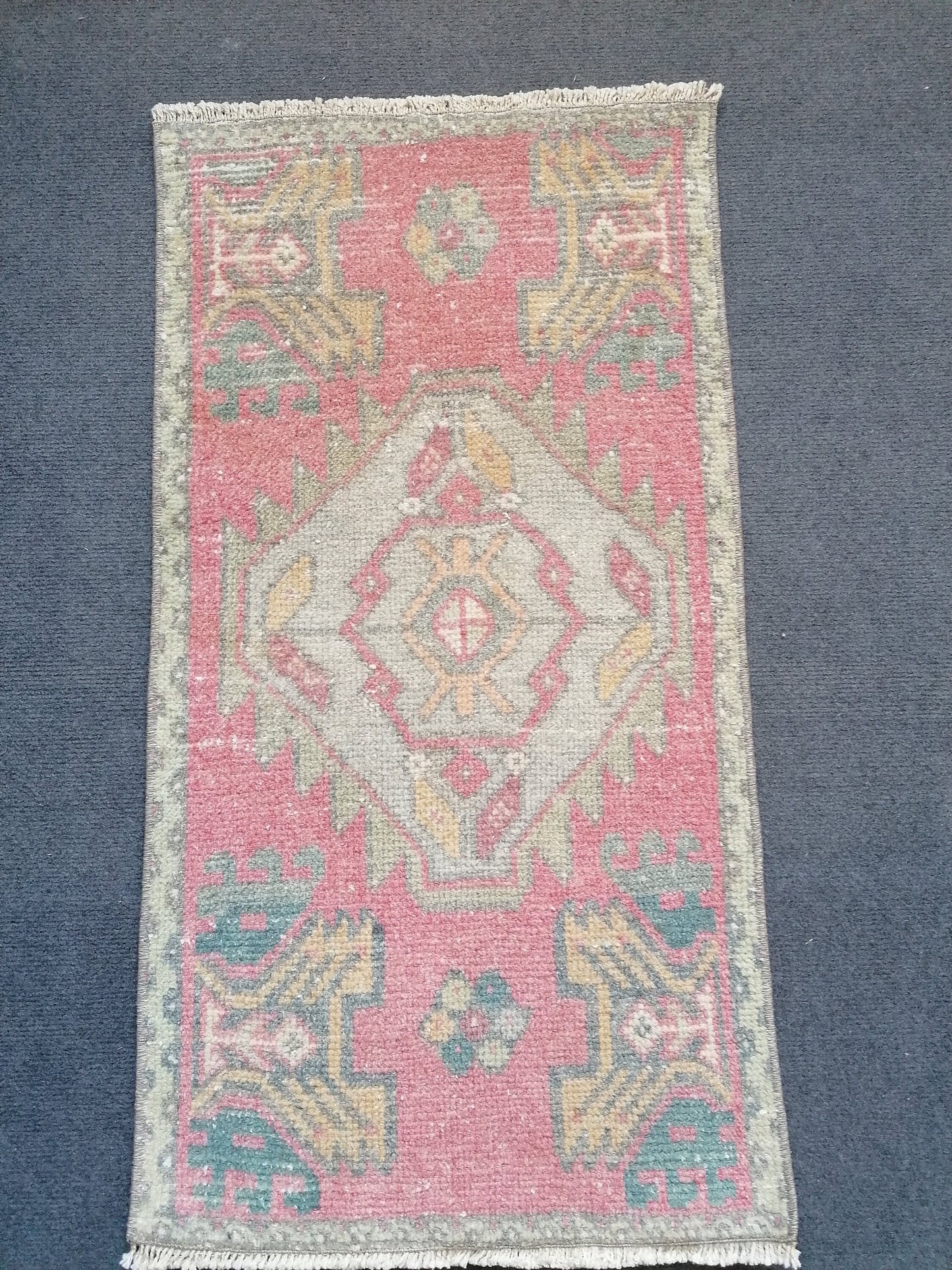 Turkısh small rug, anatolian vıntage rug, vıntage turkısh rug, hand made rug,wool rug 3x1'7 feet