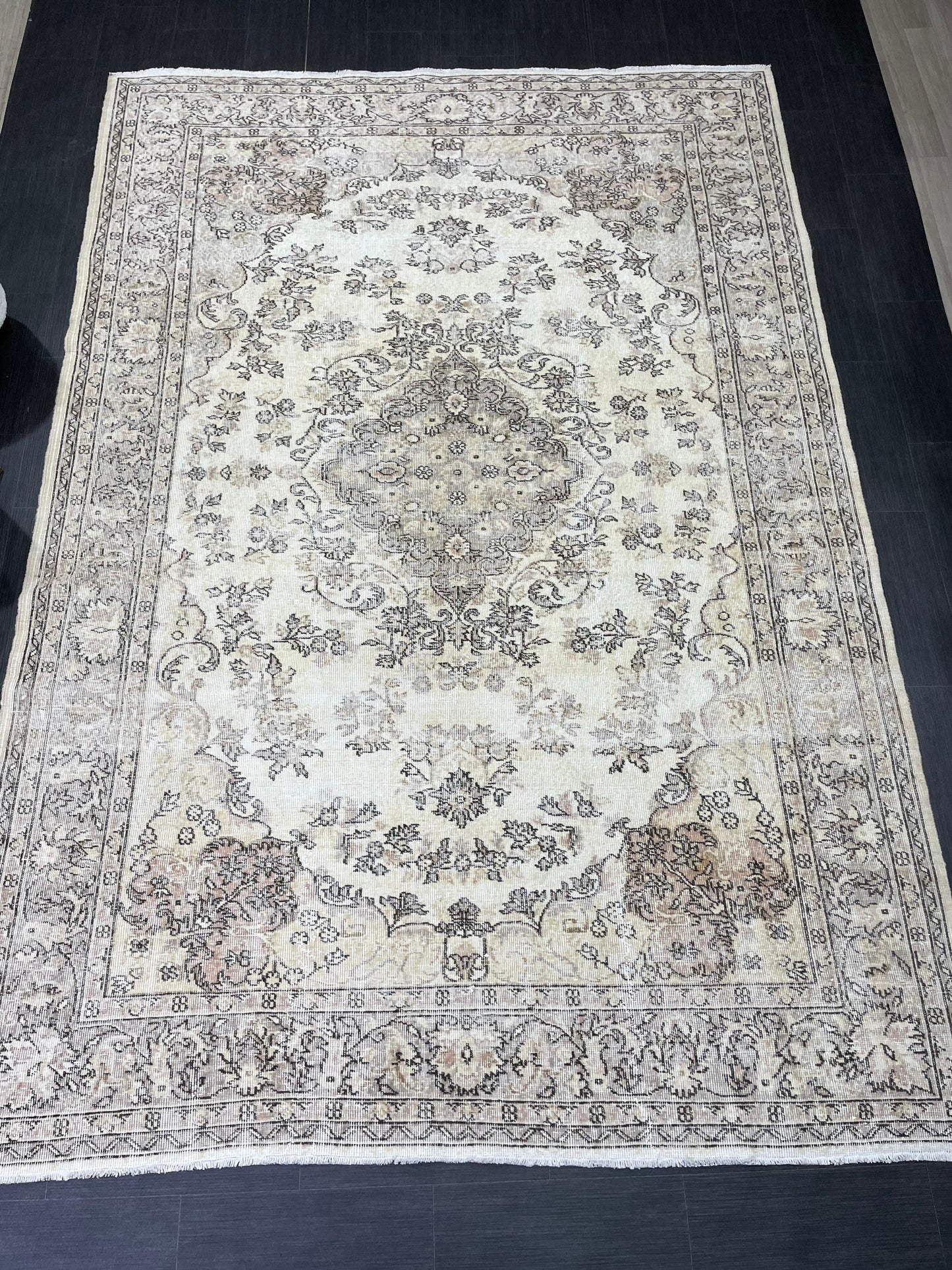 Muted Vintage Rug Neutral 7 x 10.5 Persian Rug Vintage Rug Wool Oushak Rug Neutral Handmade Rug Vintage Turkish Rug Hand Knotted Rug