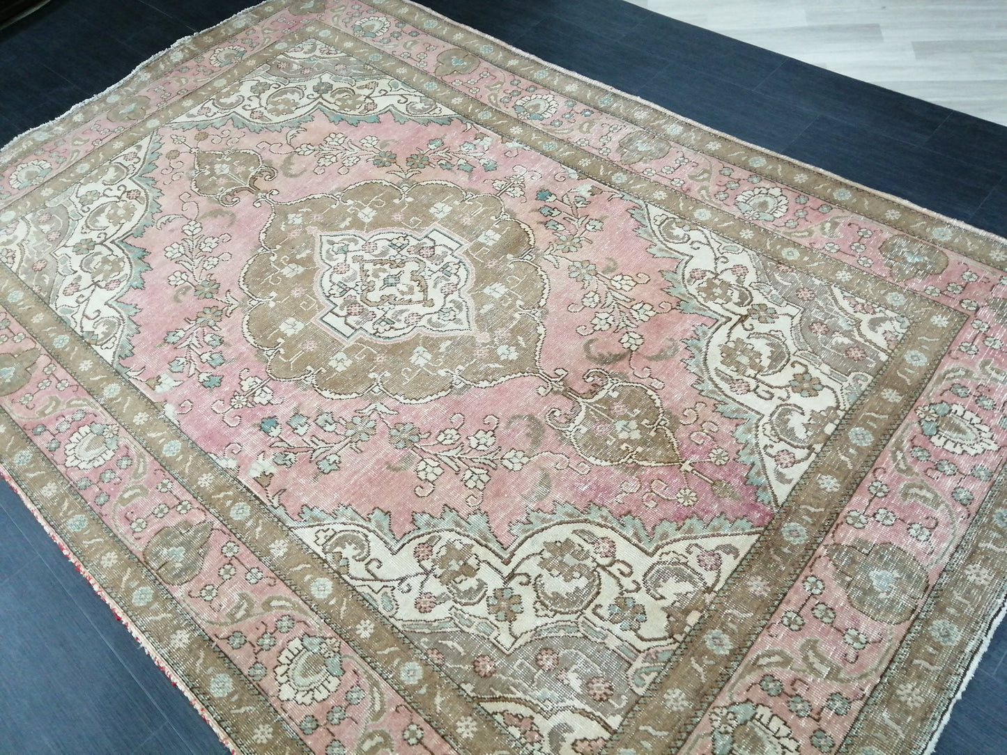 Vintage rug, Muted Persian Rug, 6.3 x 9.6 ft. Rug, turkish Rug, Pink Oushak rug, Pink Handmade Rug, Hand Knotted Rug, wool Rug,