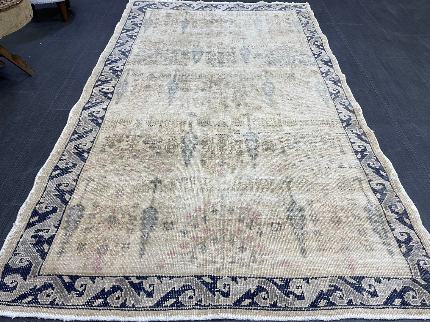 Vintage Rug, Muted Handmade 4 x 6.7 Rug, Natural Wool Oushak Rug Hand Knotted, Vintage Turkish Rug Living Room Rug