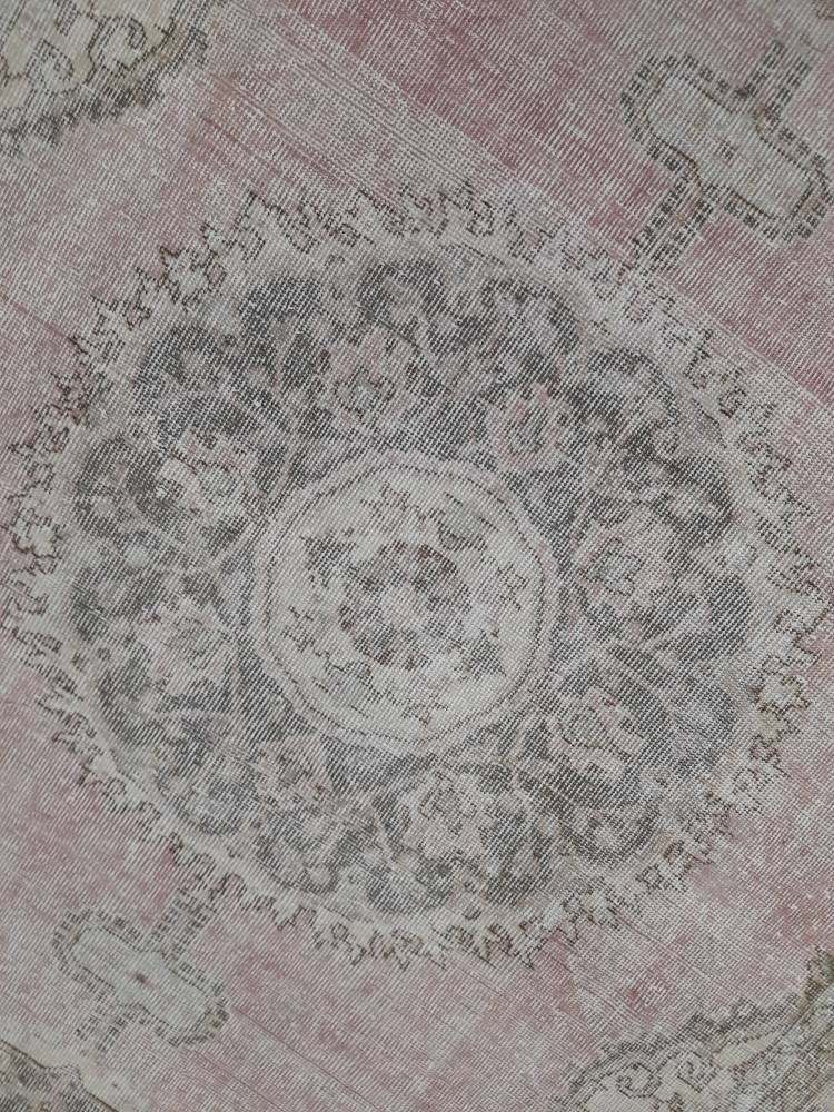 Vintage Persian Rug Unique Motif Rug 6 x 9.5 ft Persian Rug Vintage Hand Knotted Rug Eclectic Rug Hand Made Rug Living room Rug Turkish rug