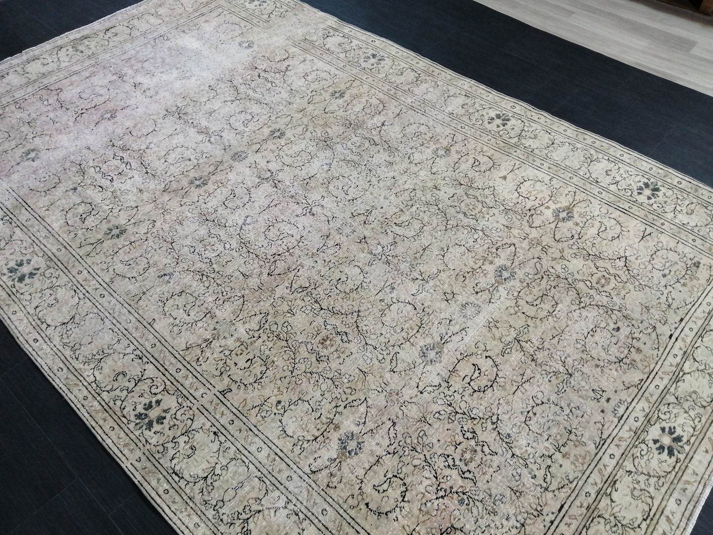 Muted Distressed Vintage Rug 9.2 x 6 Turkish Rug, Muted Rug Oushak Rug Floral Rug Oriental Rug Antique Rug