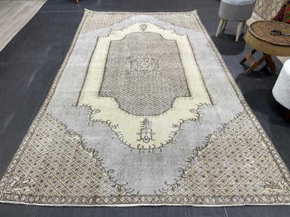 Handmade Vintage Rug, Turkish 5.2 x 9 Rug, Muted Hand Knotted Wool Rug, Handmade Rug, Antique Rug,