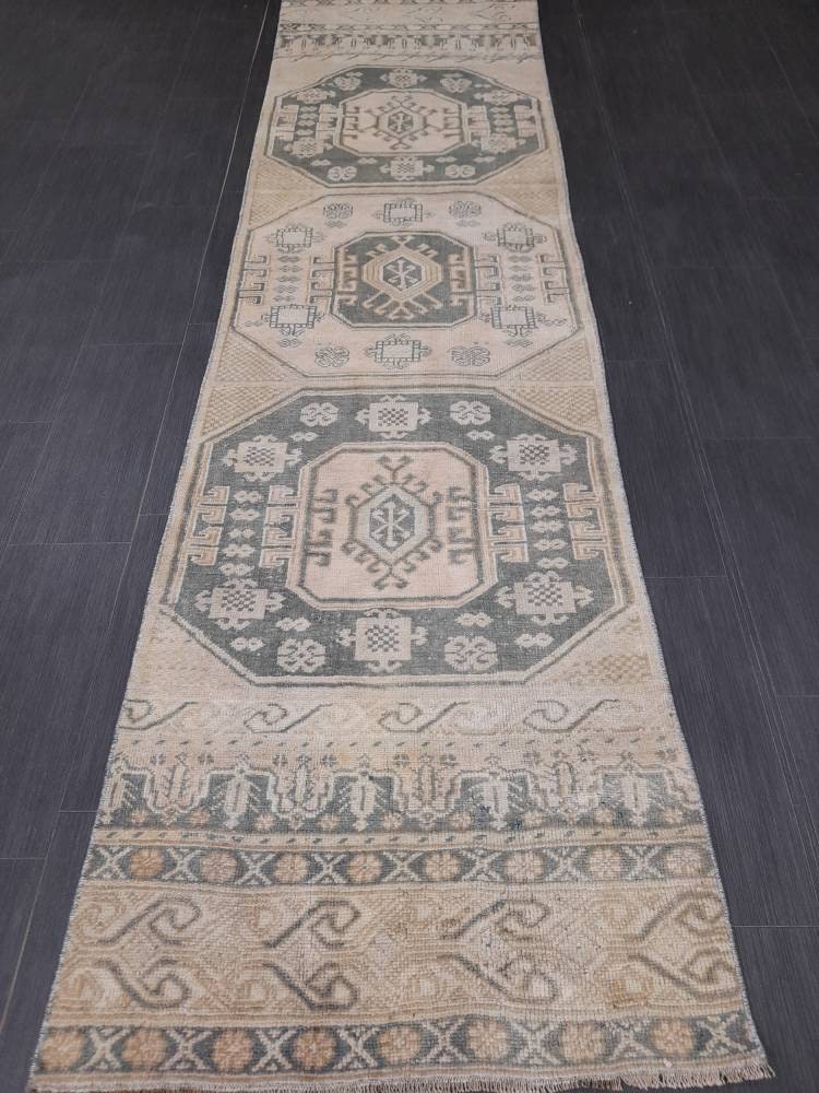 Muted Wool Vintage Runner Rug 2.5 x 9.5 Turkish Runner Rug Vintage Handmade Runner Rug Hallway Runner Rug Kitchen Runner Short Wool Runner