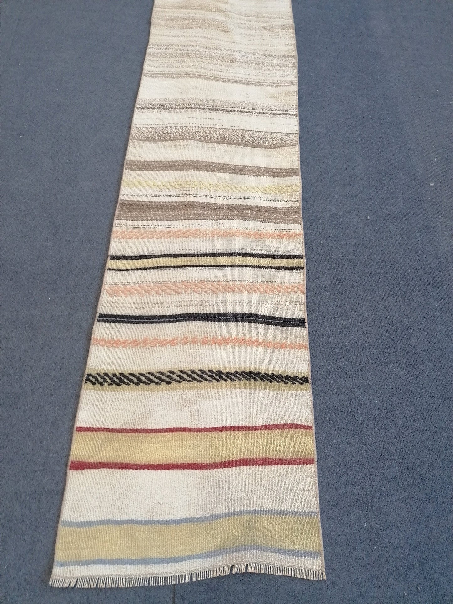 Vintage rug , flat woven kilim rug with embroidery rug, oriental carpet, vintage kilim rug wool carpet rug, flat pile rug 1'9x7 feet