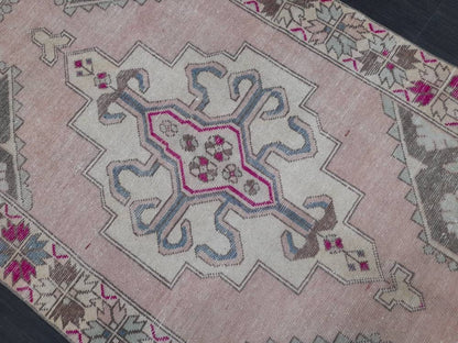 Vintage Rug TURKISH HAND MADE Rug Vintage Turkish 4 x 6m8 Rug Oushak Rug  Turkish Oushak Rug, Vintage Oushak Rug, Muted Wool Rug