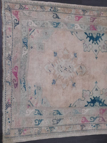 Muted OUSHAK RUG TURKISH Oushak Neutral Rug Vintage 4.7 x 8.9 Rug Wool Large Rug Hand Made Rugs Vintage Turkish Rug Vintage Living room rug