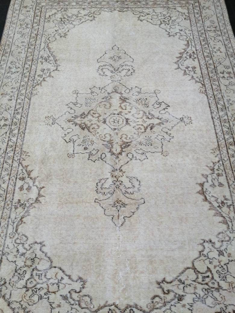 Neutral Vintage Turkish Rug 5.5 x 8.4 Neutral Vintage Persian Rug Muted Vintage Rug Wool Oushak Rug Hand Made Rugs Vintage Turkish