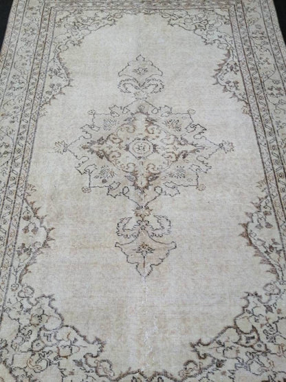 Neutral Vintage Turkish Rug 5.5 x 8.4 Neutral Vintage Persian Rug Muted Vintage Rug Wool Oushak Rug Hand Made Rugs Vintage Turkish
