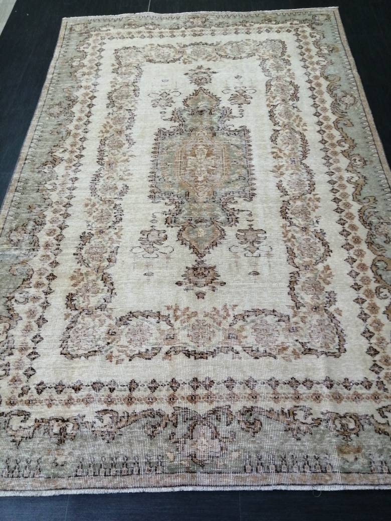 Vintage Persian Rug, Unique Motif Rug, 6x9 Persian Rug, Hand Knotted Rug, Eclectic Rug, Hand Made Rug, Living room  Rug Oriental Vintage Rug