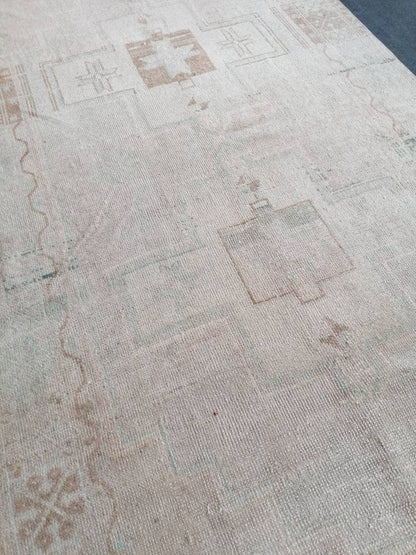 Neatural oushak wool rug, faded vintage rug, hand made rug 3'11x7'8 feet