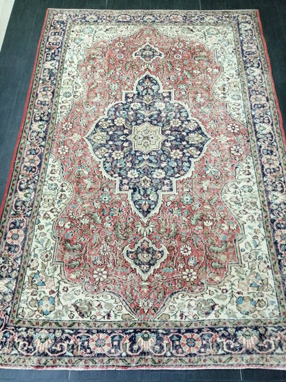 Vintage Persian Rug 6.9 x 10. 3 Muted Oushak Rug Muted Vintage  Rug Wool Oushak Rug Hand Made Rugs Vintage 7x10 Turkish Rug
