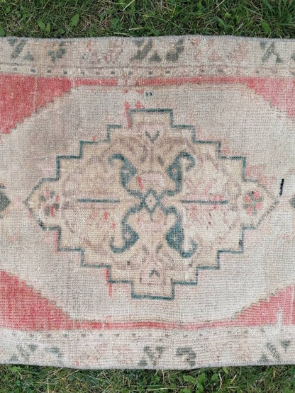1.7x3 feet Turkish small rug, vintage rug, wool rug, oushak rug, bath rug