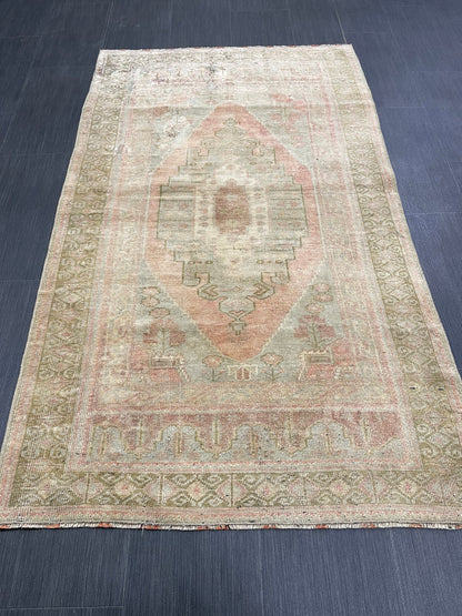 Vintage Handmade Rug Muted  3.2 x 5.6 Vintage Rug Wool Oushak Rug Distressed Rugs Vintage Turkish Rug Living Room Rug