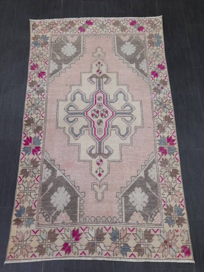 Vintage Rug TURKISH HAND MADE Rug Vintage Turkish 4 x 6m8 Rug Oushak Rug  Turkish Oushak Rug, Vintage Oushak Rug, Muted Wool Rug