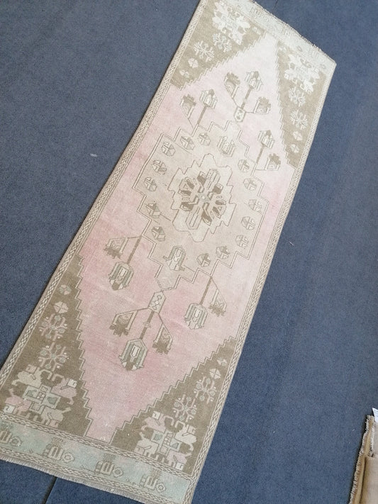 Vintage turkish runner rug, oushak vintage runner rug, wool vintage rug, hand made rug, kitchen rug, vintage anatolian rug 7'7x2'8 feet
