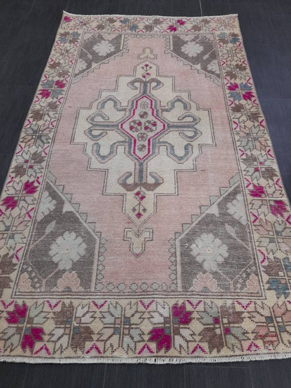Vintage Rug TURKISH HAND MADE Rug Vintage Turkish 4 x 6m8 Rug Oushak Rug  Turkish Oushak Rug, Vintage Oushak Rug, Muted Wool Rug
