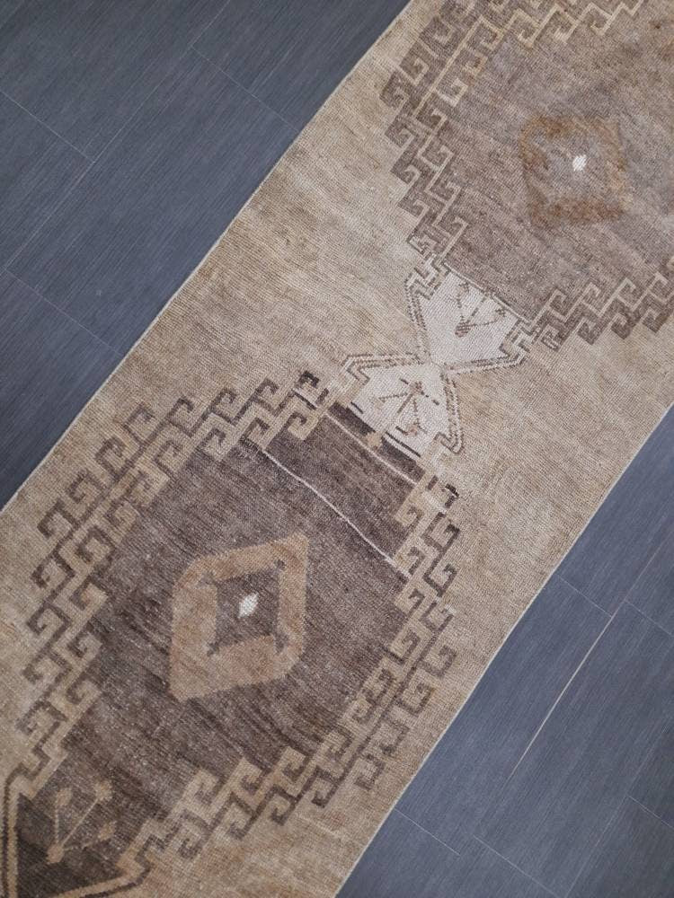 Neutral Vintage Runner Rug 2.7 x 10.3 Brown Vintage Runner Rug Turkish Hallway Runner Kitchen Runner Wool Runner Rug Oushak Runner No Dye