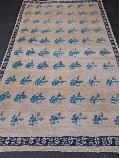 Muted OUSHAK RUG 5.5 x 9.2 Muted Vintage Rug Fun Oriental Rug Distressed Wool Oushak Rug Hand Made Rugs Vintage Turkish Rug 6x9 Persian rug